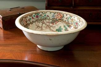 Wash basin
Porcelain (hard-paste), enamel, gilt
c. 1790