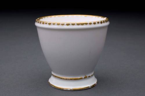 Egg cup
Maker:  Sèvres porcelain factory, France
Porcelain (soft-paste), gilt
1778-1788