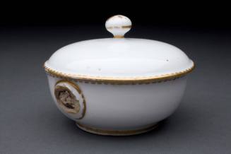 Saucepan and lid
Maker:  Sèvres porcelain factory, France
Porcelain (soft-paste), gilt
