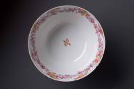 Sugar bowl
Porcelain (hard-paste), enamel, gilt
1760-1780