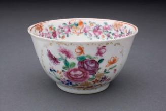 Tea bowl
Porcelain (hard-paste), enamel, gilt
1760-1780