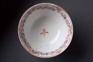 Tea bowl
Porcelain (hard-paste), enamel, gilt
1760-1780