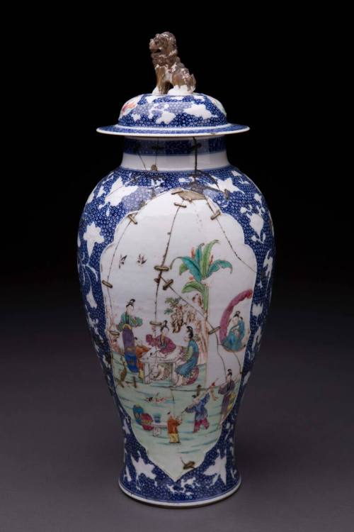 Covered vase
Porcelain, enamel
c. 1775