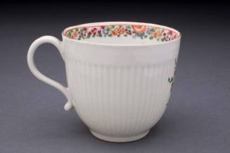 Coffee cup
Maker:  Worcester Porcelain Manufactory
Porcelain (soft-paste), enamel, gilt
1760 ...