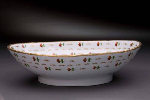Dish
Porcelain, enamel, gilt
c. 1800