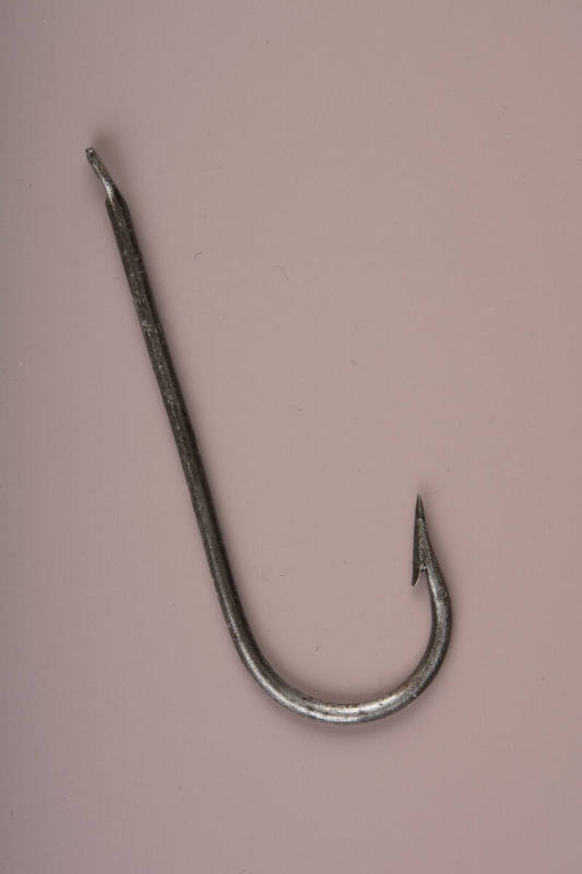Fishhook
c. 1790-1817
Iron alloy, japanning