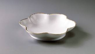 Serving dish
Sevres Porcelain Manufactory, 1780-1788
Porcelain, gilt
