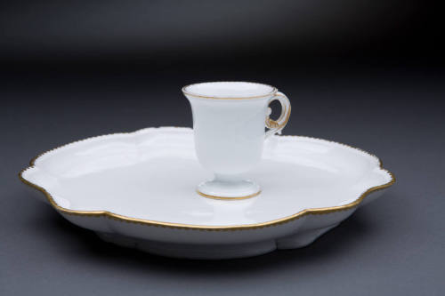 Ice Pot and serving dish,
1778-1788,
Porcelain, gilt