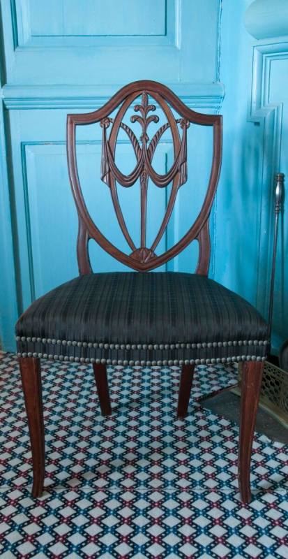 Side chair
Mahogany, possibly maple or birch, probably cherry, pine
1790-1800