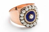 Ring
Gold, pearls, enamel
c. 1790