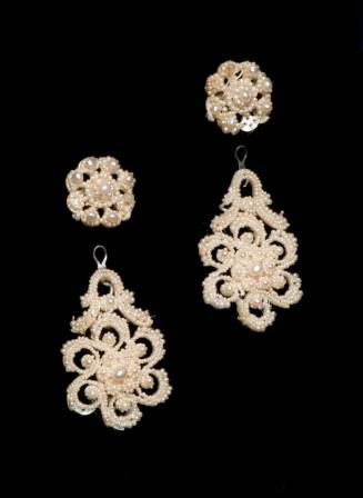 Earrings and pendants
Pearl, mother-of-pearl, silver
c. 1789-1797; refashioned c. 1852-1864