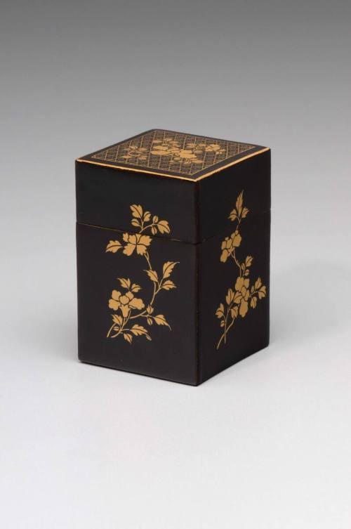 Dressing box
Wood, lacquer, gilt
c. 1784-1805