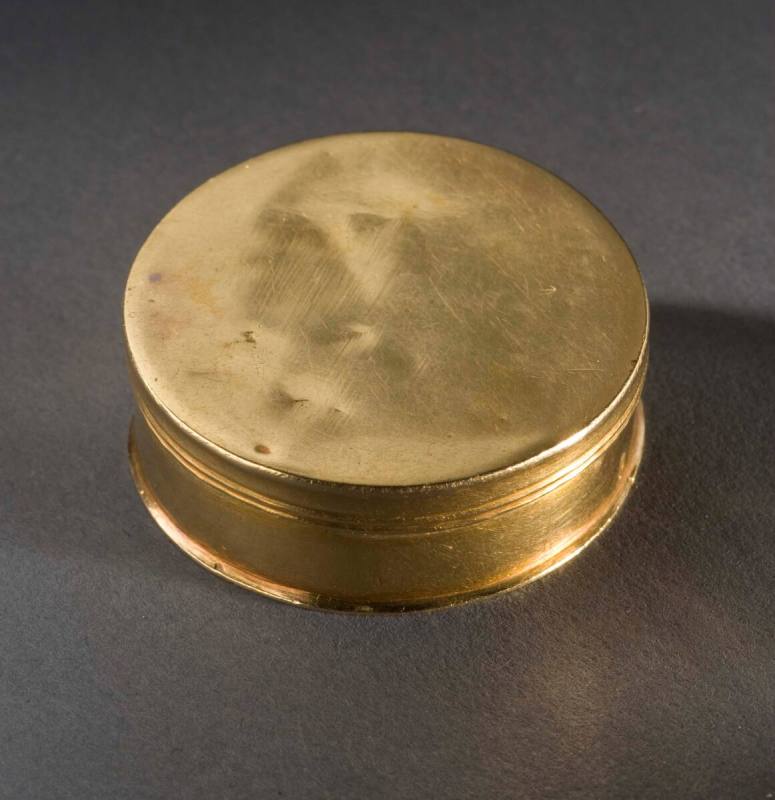 Snuff box – Works – Museum Collection