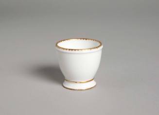 Egg cup
Maker: Sèvres Porcelain Manufactory
Porcelain (soft paste), gilt
1778-1788