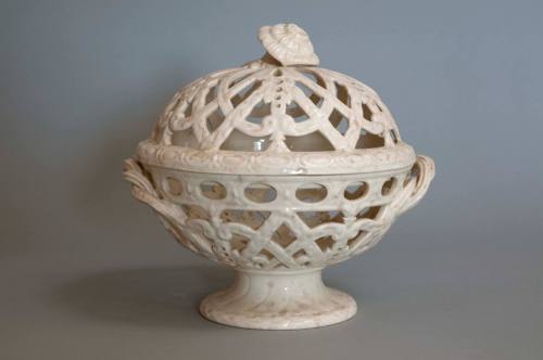 Bowl and lid
Maker:  Josiah Wedgwood & Sons
Earthenware, lead-glazed (creamware)
1879