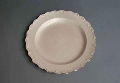 Dinner plate
Earthenware, lead-glazed (creamware)
1770-1800