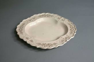 Strawberry dish stand
Earthenware, lead-glazed (creamware)
1780-1800