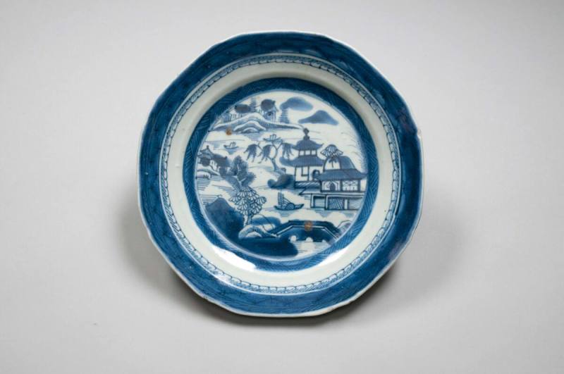 Plate
Porcelain
1790-1810